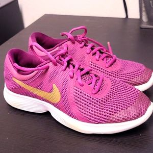 Nike 6y girls sneakers